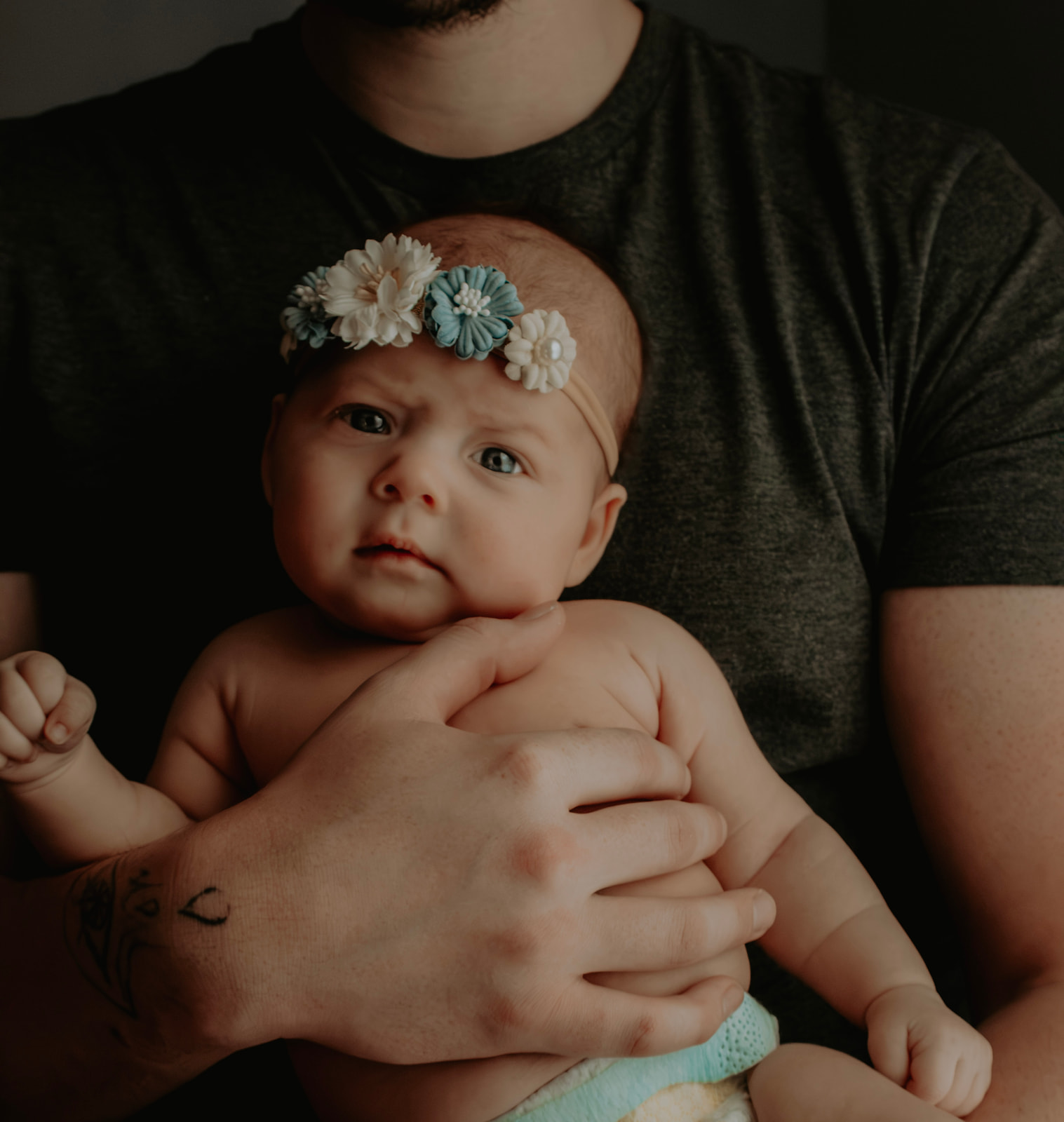 Family newborn session in Independence, Missouri